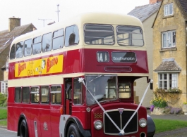 Vintage bus for weddings in Oxford